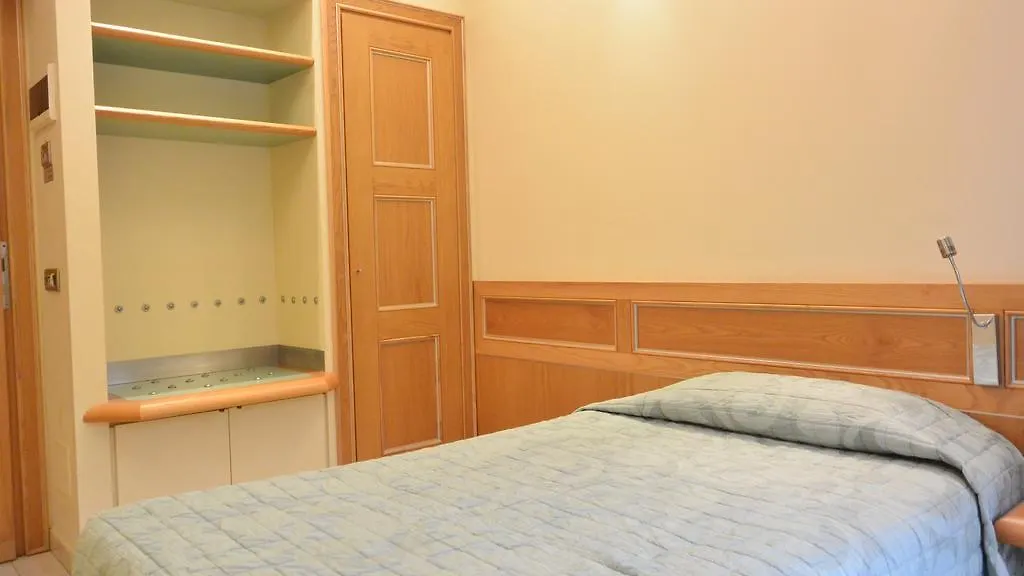 מילאנו Hotel Sempione 3*,  איטליה